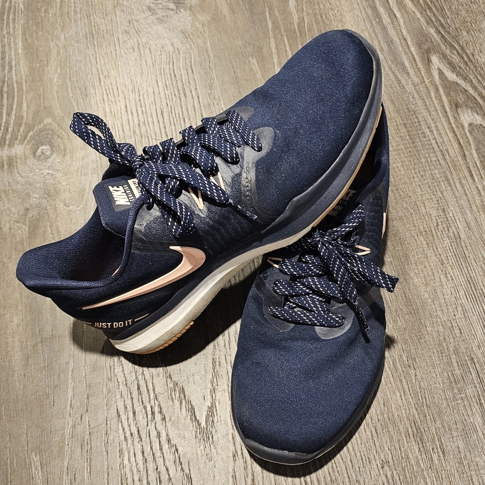 SOLD Nike Training In Season TR8 Women's Athletic SneakersSize 8.5.